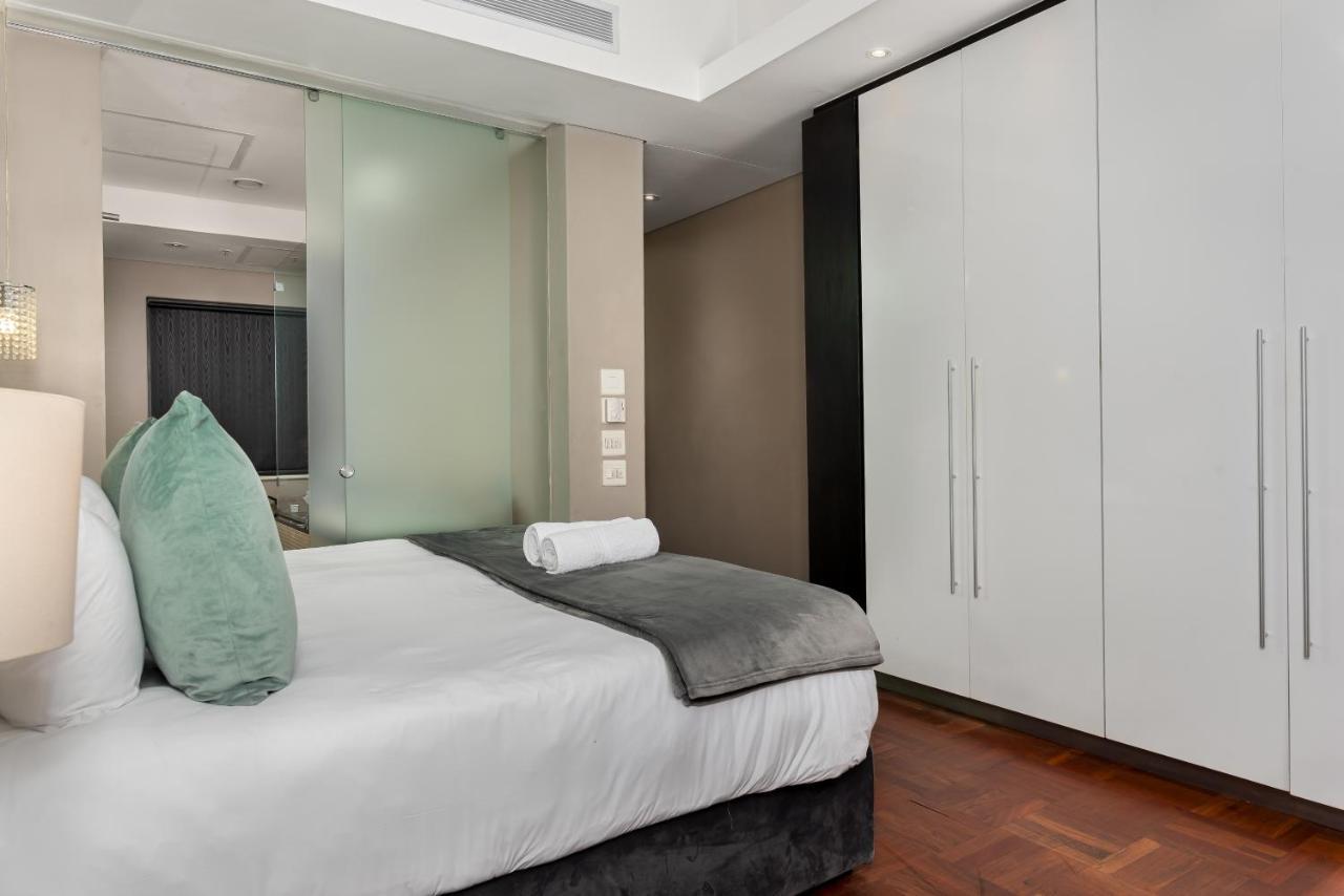 Mandela Rhodes Luxury Apartments เคปทาวน์ ภายนอก รูปภาพ