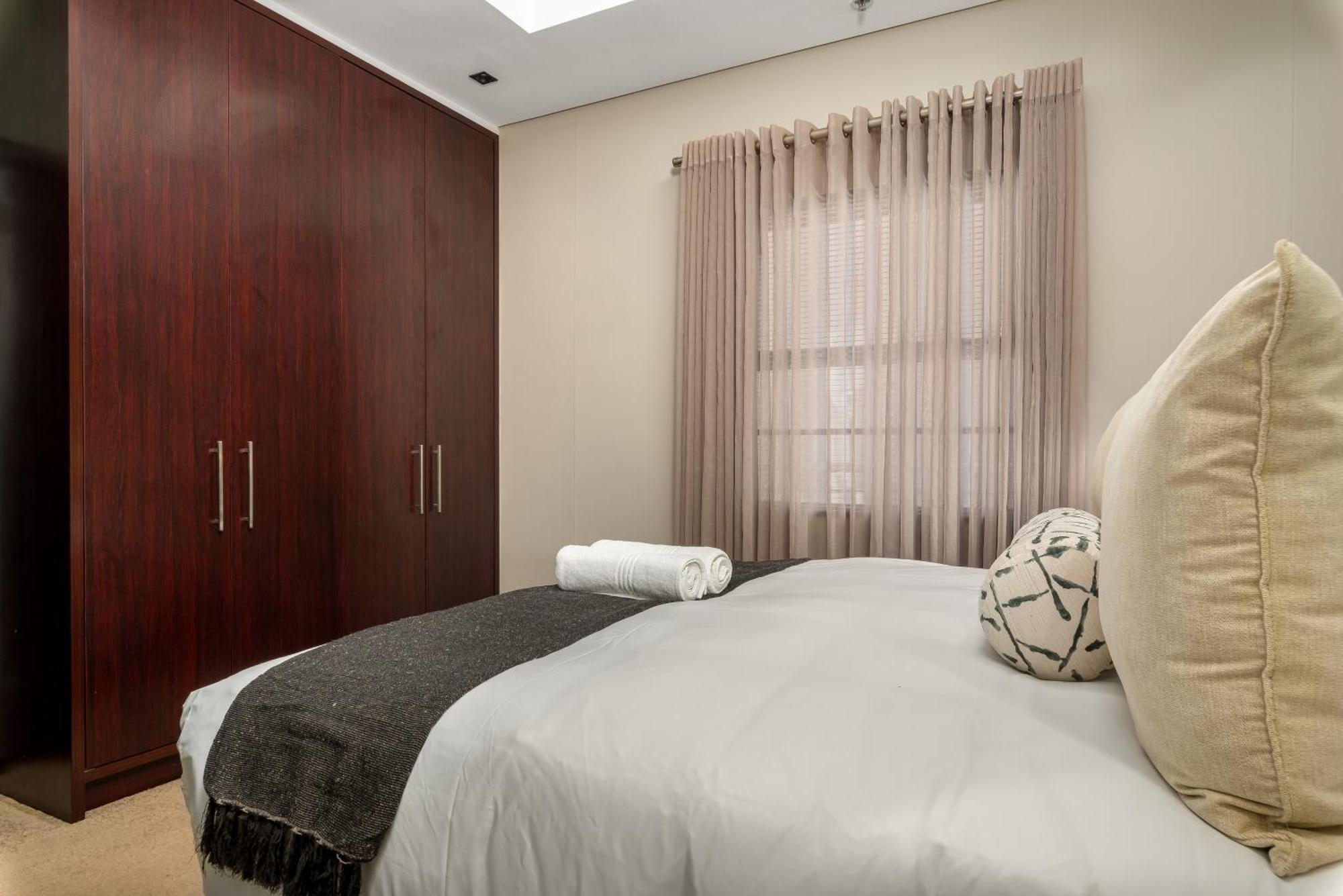 Mandela Rhodes Luxury Apartments เคปทาวน์ ภายนอก รูปภาพ